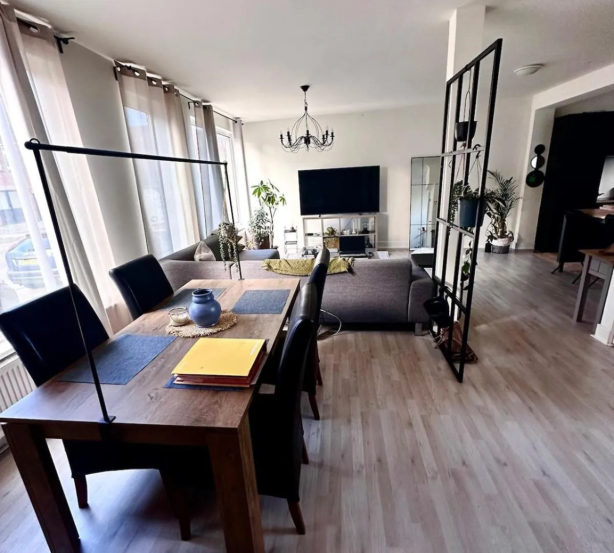 Entire House Next To Metro Station Apartment Rotterdam